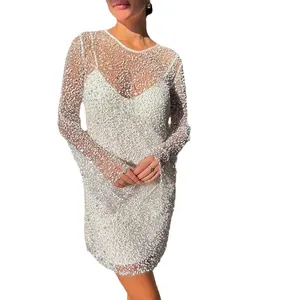 Elegantes weißes Perlen-Mesh-Zweiteiler-Set mit langärmeligem transparentem Kleid und Slip