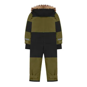 Vue arrière d'une combinaison de ski imperméable pour enfants en vert olive et noir