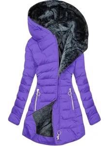 Giacca imbottita viola da donna con cappuccio e fodera calda in ecopelliccia grigia
