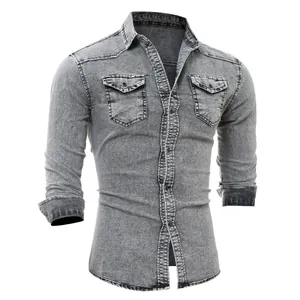 Detalle camisa vaquera gris para hombre, corte entallado, manga larga, bolsillos pecho