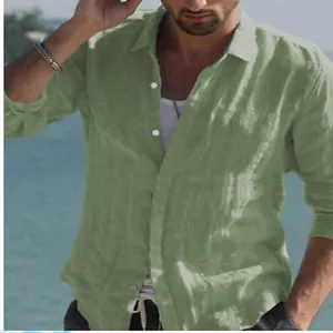 Camicia casual in lino da uomo verde salvia per spiaggia estiva con bottoni e texture fine
