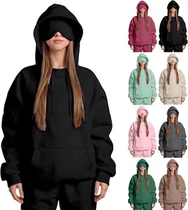 Λεπτομερής προβολή του unisex oversized σετ φούτερ και παντελονιού με μάσκα ματιών σε διάφορα χρώματα