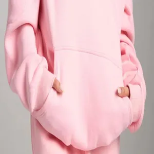 Λεπτομερής προβολή ροζ oversized hoodie με μεγάλη τσέπη καγκουρό και μαλακό ύφασμα