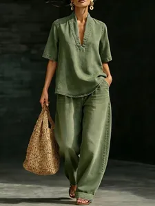 Conjunto minimalista de dos piezas en verde oliva con top de cuello en V y pantalón ancho