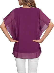 Achteraanzicht van een paarse chiffon blouse voor dames met elegante fladderende mouwen