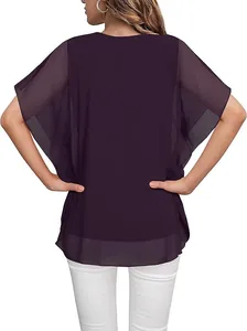 Achteraanzicht van elegante casual losse pruimkleurige chiffon blouse met vlindermouwen