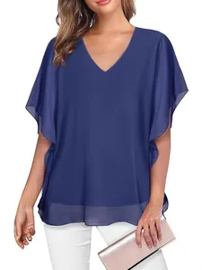 Elegante marineblauwe chiffon blouse met V-hals en ruches fladdermouwen, losse pasvorm