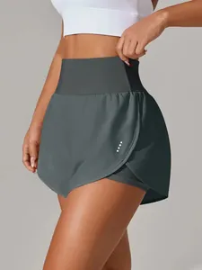 Pantaloncini da yoga sportivi 2 in 1 ad asciugatura rapida a vita alta per donna in grigio