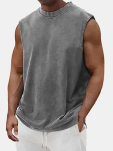 Camiseta sin mangas de algodón gris pesado con bordes deshilachados y acabado acid-wash