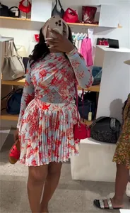 Conjunto de dos piezas de verano con top de manga larga con estampado de coral y falda