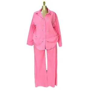Elegante conjunto de dos piezas de camisa rosa con cuentas y pantalones de talle alto mujer