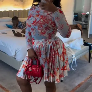 Conjunto de verano para mujer con estampado coral rojo, top y falda plisada corta
