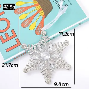 Dimensioni e peso dettagliati dell'ornamento natalizio a fiocco di neve con strass argento