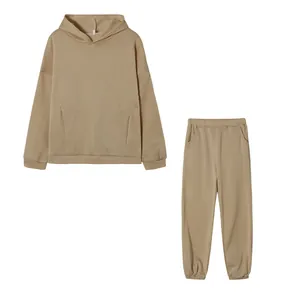Completo casual da due pezzi con felpa con cappuccio a tinta unita e pantaloni jogger