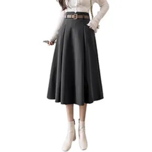 Elegante falda midi de línea A negra con cintura alta con cinturón decorativo y bolsillos