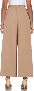 Vue arrière d'un pantalon large à taille haute kaki avec taille froncée élastique