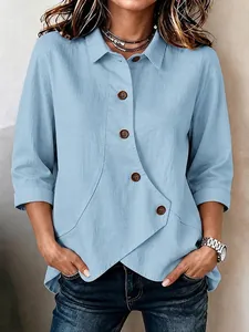 Lichtblauw asymmetrisch damesshirt met 3/4 mouwen en klassieke kraag in casual stijl