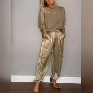 Set Top E Pantaloni in Raso Liscio da Donna Completo Urbano Casual in Poliestere con Pantaloni Cargo per Uso Quotidiano