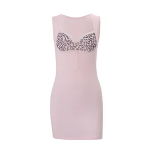 Abito tubino rosa senza maniche con scollo a leopardo e bottoni decorativi