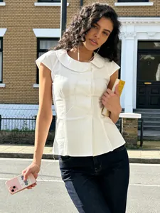 Elegante witte blouse met Peter Pan kraag en vlindermouwen voor zomerse mode dames