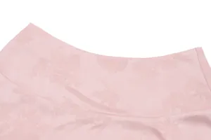 Detail des rosa floralen Jacquard-Stoffes im neuen chinesischen Stil für das Set.