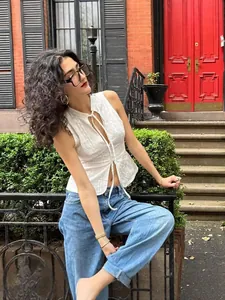 Stylish Western white sleeveless tie-front crop top for summer fashion street look