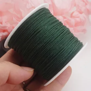 Dunkelgrüner 0.8mm Baumwollfaden ohne Elastizität für die Schmuckherstellung und DIY-Basteln