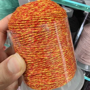 Detaillierte Nahaufnahme von 1,2mm bunter rot-gelber unelastischer Baumwollschnur für Bastelarbeiten