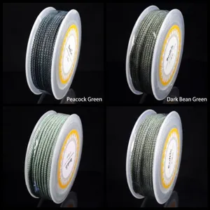Visueller Vergleich von pfauengrünen und erbsengrünen 2,0 mm Mailänder Goldfadenschnüren