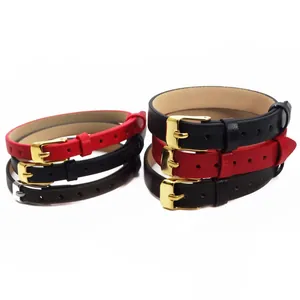 Vue détaillée des bracelets ceinture en cuir 6mm avec boucles dorées en rouge et noir.