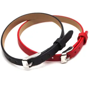 Lot de deux bracelets minimalistes en cuir de 6 mm noir et rouge avec boucles argentées