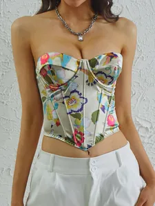 Vista detallada de un corpiño con estampado floral y varillas de soporte estructural