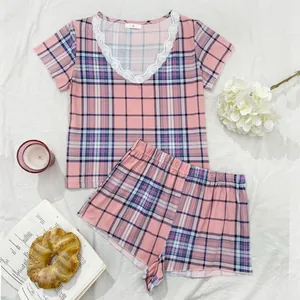Pigiama da Donna Casual a Quadri con Scollo a V e Bordo in Pizzo Sopra e Sotto Completo Estivo in Morbido Poliestere