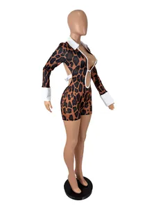 Pagliaccetto leopardato sexy a maniche lunghe con profondo scollo a V e schiena nuda.