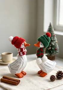 Figurines de canard de Noël en bois faites à la main avec bonnets et écharpes tricotés