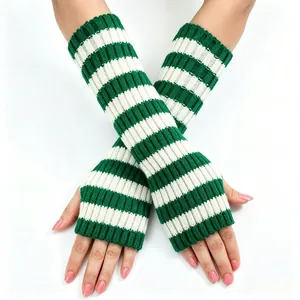 Weiche grün-weiß gestreifte Strick-Armstulpen ohne Finger für Damen Wintermode