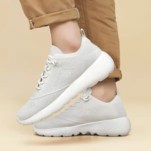 Sneakers in mesh bianco traspirante per uomo e donna, scarpe da corsa leggere e comode