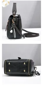 Viste dettagliate di un'elegante borsa a secchiello nera con profilo laterale e piedini