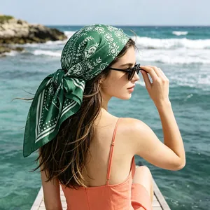 Foulard Quadrato in Raso Con Stampa Paisley Vintage per Donna Moda Floreale Simile alla Seta Bandana Grande Sciarpa da Collo Accessorio
