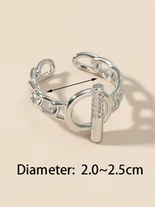 Detailed size view of silver chain-link open ring showing 2.0-2.5cm diameter