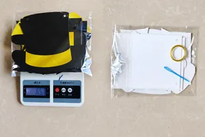 Verpackungsdetails mit 65,7 g Gewicht und 16x19 cm Maßen für Neujahrsbanner
