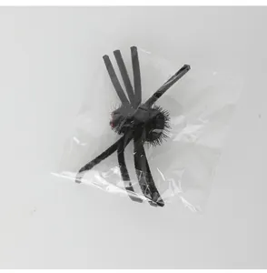 Clip para el pelo de araña de Halloween de felpa en bolsa de plástico clara