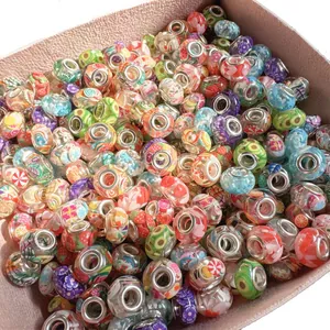 Perles en Résine Fleurs Fruits Mixtes DIY Grand Trou Noyau en Alliage de Zinc Style Européen Perles d'Espacement Bijoux