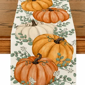 Chemin de table d'automne avec citrouilles pour décoration de table de Thanksgiving