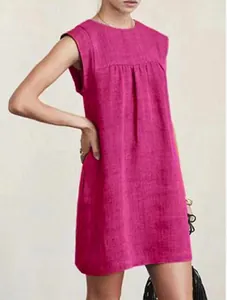 Leuchtendes fuchsienrotes ärmelloses Leinenkleid mit entspannter Passform und Textur
