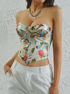 Primer plano de top tipo corsé floral con corpiño de varillas y elegante diseño sin espalda