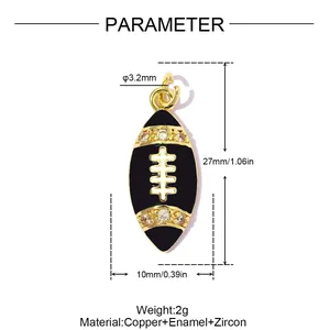 Vue détaillée du pendentif ballon de football avec dimensions, poids et matériaux