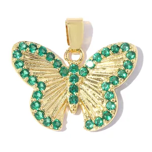 Pendentif papillon élégant avec zircons verts et plaquage en or 18 carats pour bijoux.
