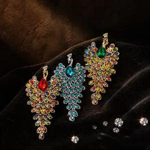 Broche Paon en Alliage Vintage pour Femme Luxueuse Broche Animale en Émail avec Strass Accessoire de Bijoux en Cristal Coloré