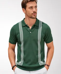 Polo de punto verde para hombre con rayas geométricas verticales blancas y elegantes